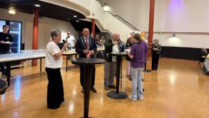 Burgemeester Daan Prevoo bij de opening van de Vrijwilligersdag 2026 in de Polfermolen